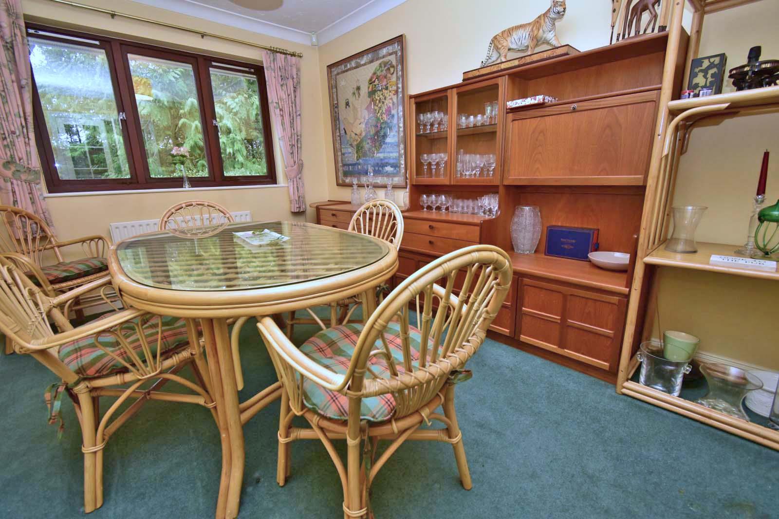 A DINING ROOM BEDROO